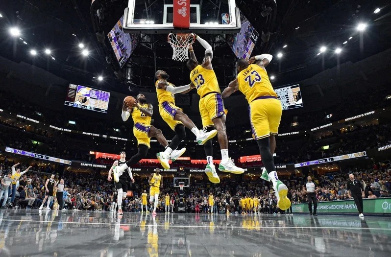 Lakers Benefit from Referee Errors in Win