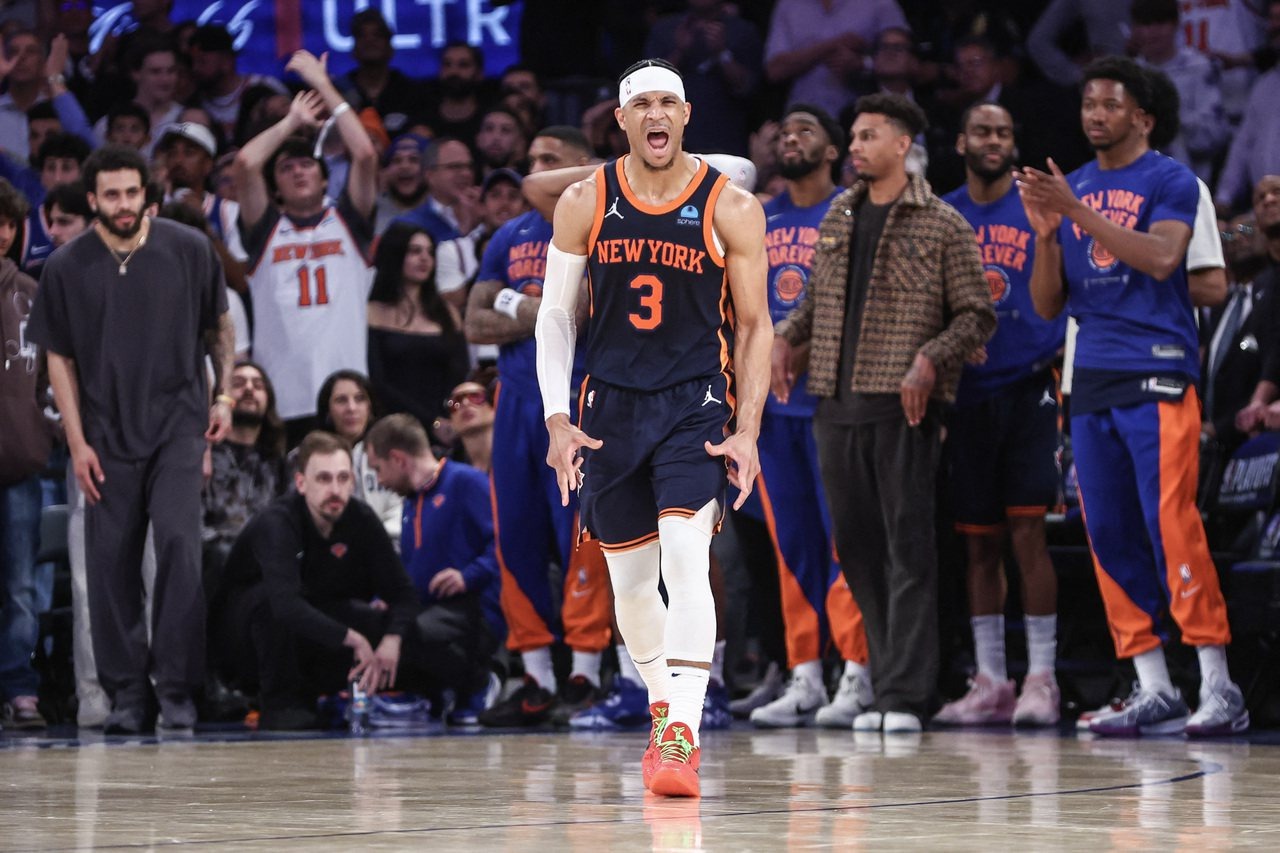 Knicks Dominate Pacers in Game 2 Victory